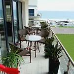 Apartment Blue Summer Dreams Mamaia